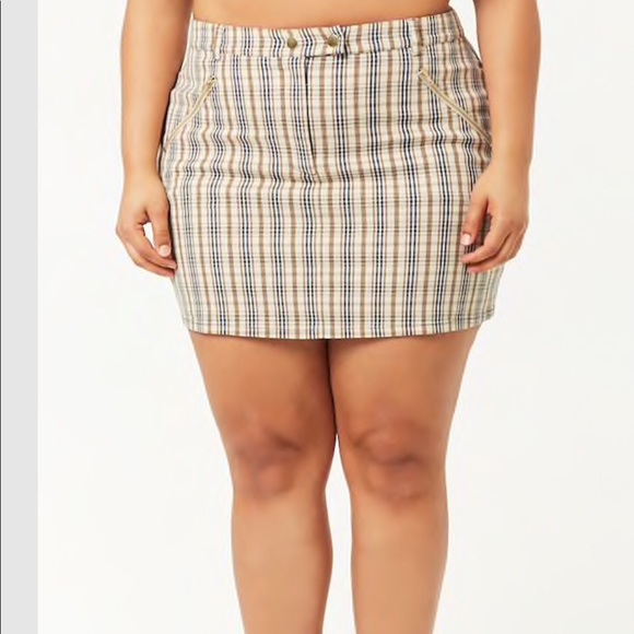 Plus size plaid miniskirt - Picture 2 of 5